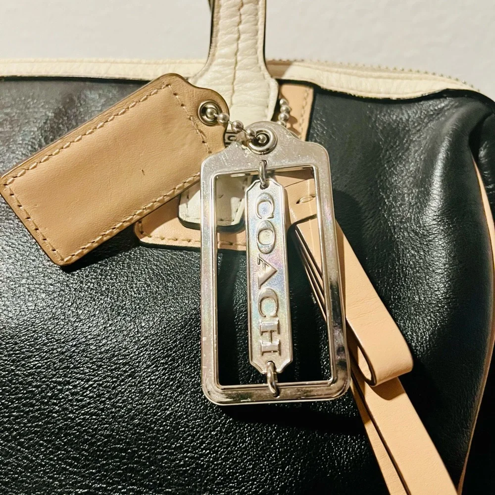 COACH Leather Taylor Spectator Crossbody Satchel Authentic Designer Timeless - Picture 2 of 9